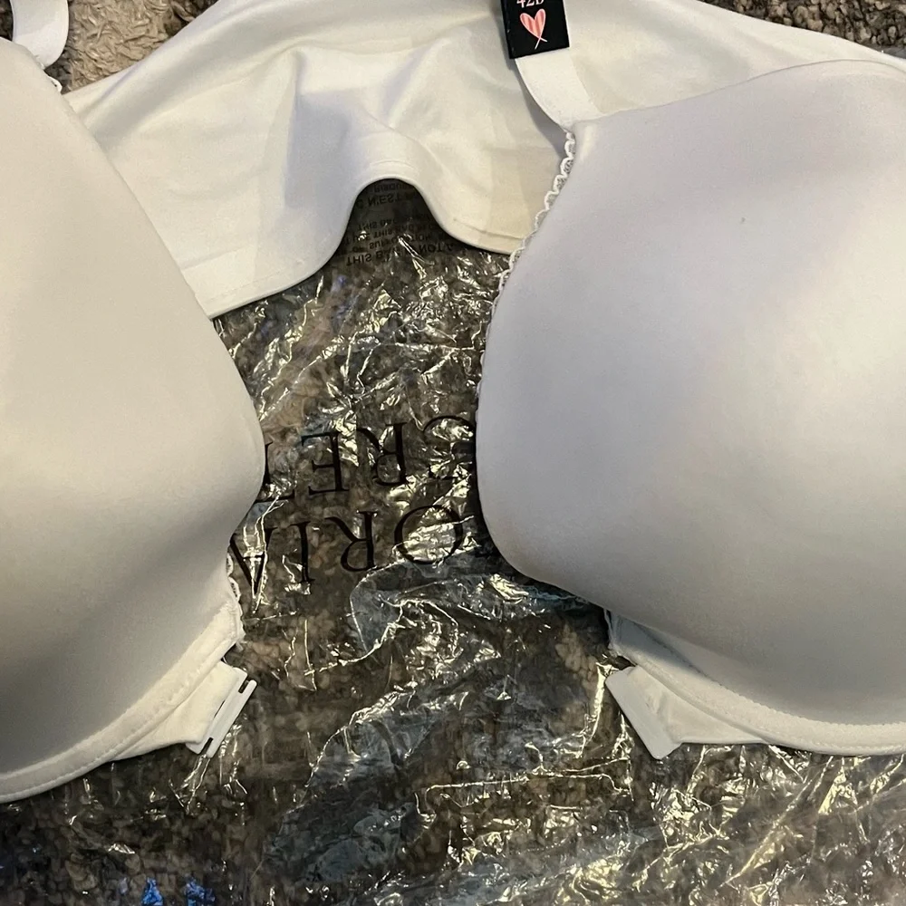 Victoria's Secret Body by Victoria White Bra 42DD Lined Full Coverage Racerback - Picture 5 of 8